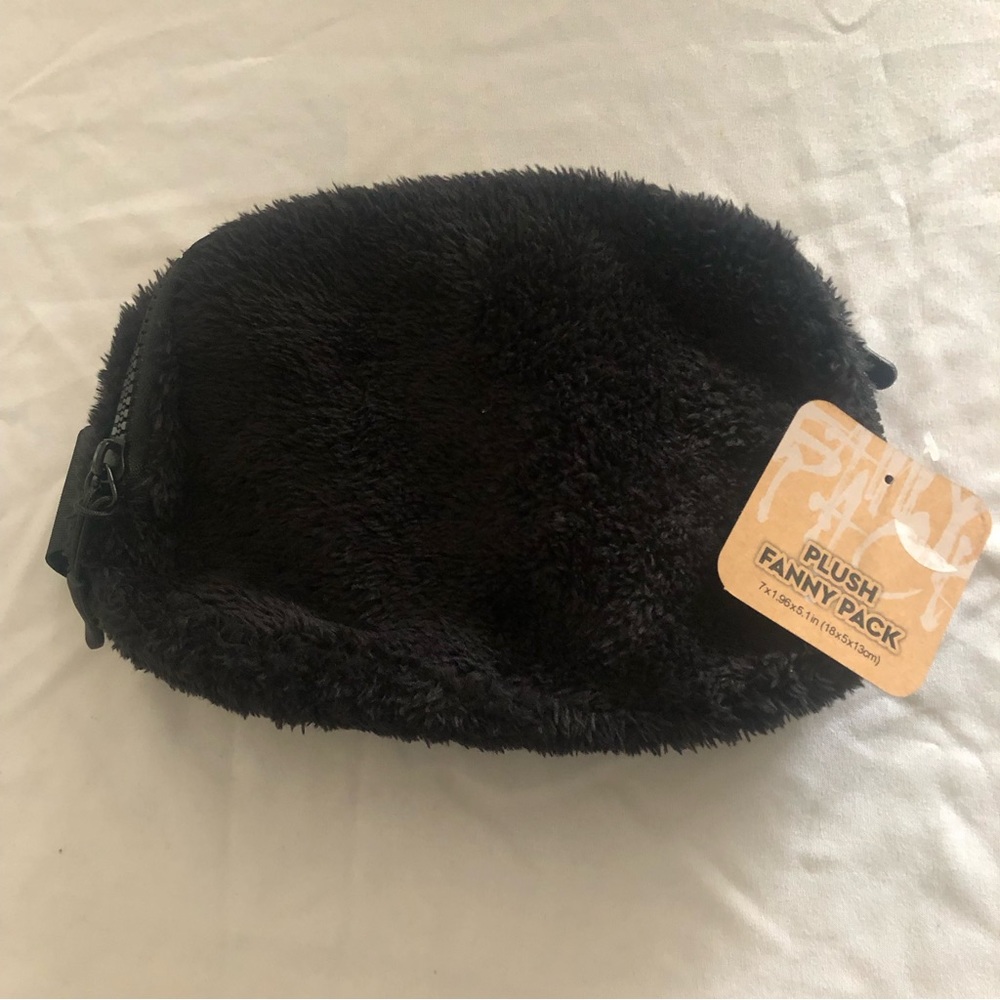 ♡ FAVORITE FIND! Black Fanny Pack!